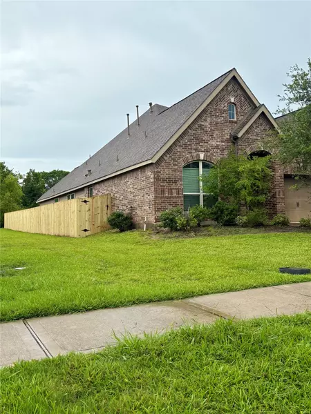 3328 Primrose Canyon LN, Pearland, TX 77584