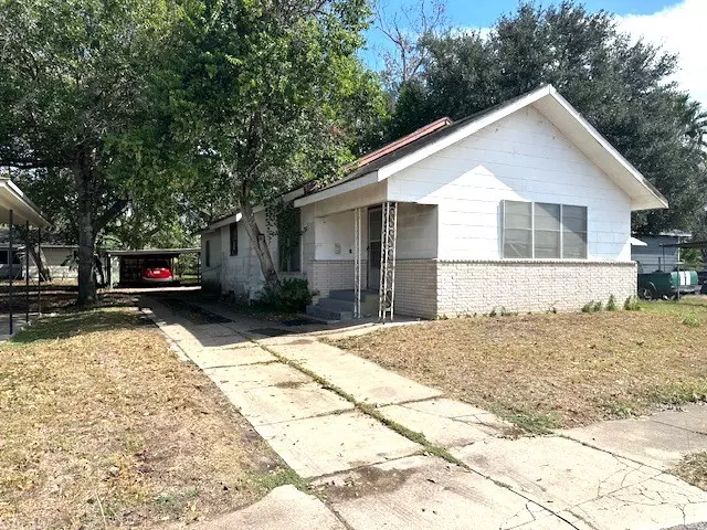 Eagle Lake, TX 77434,316 E Post Office st