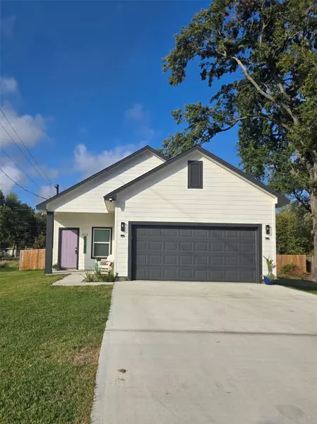 2118 2nd AVE N, Texas City, TX 77590