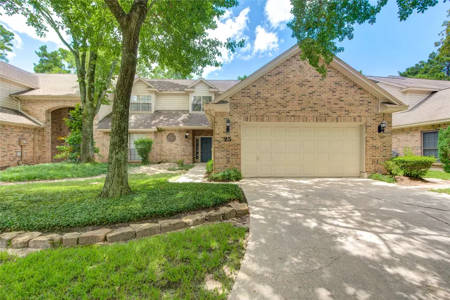 25 Fairway Oaks PL, The Woodlands, TX 77380