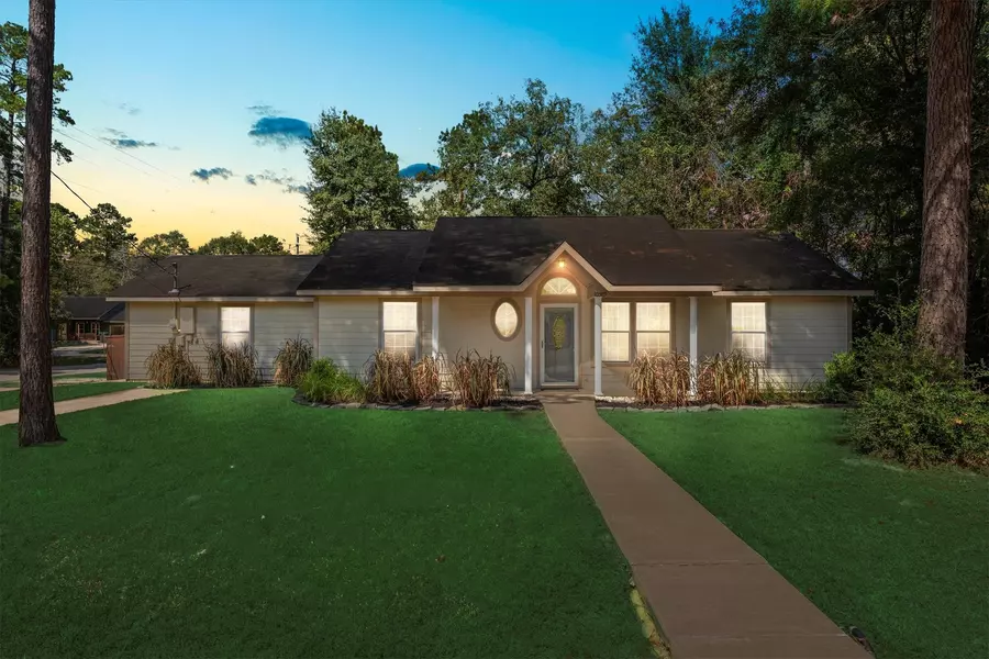 10589 Royal Adrian DR, Conroe, TX 77303