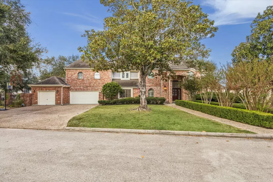 4202 Masters DR, League City, TX 77573