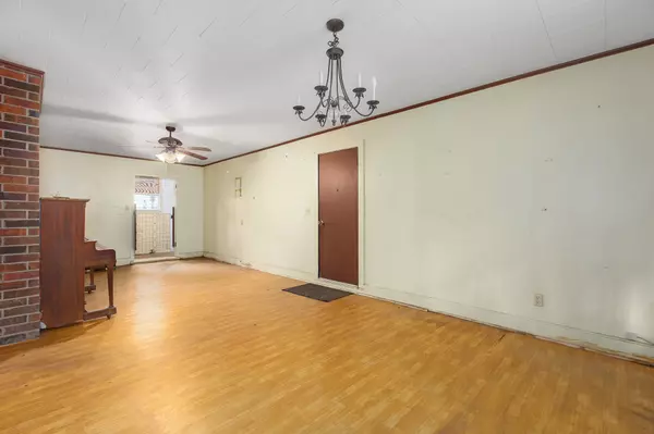 Huntington, TX 75949,1025 FM 2109