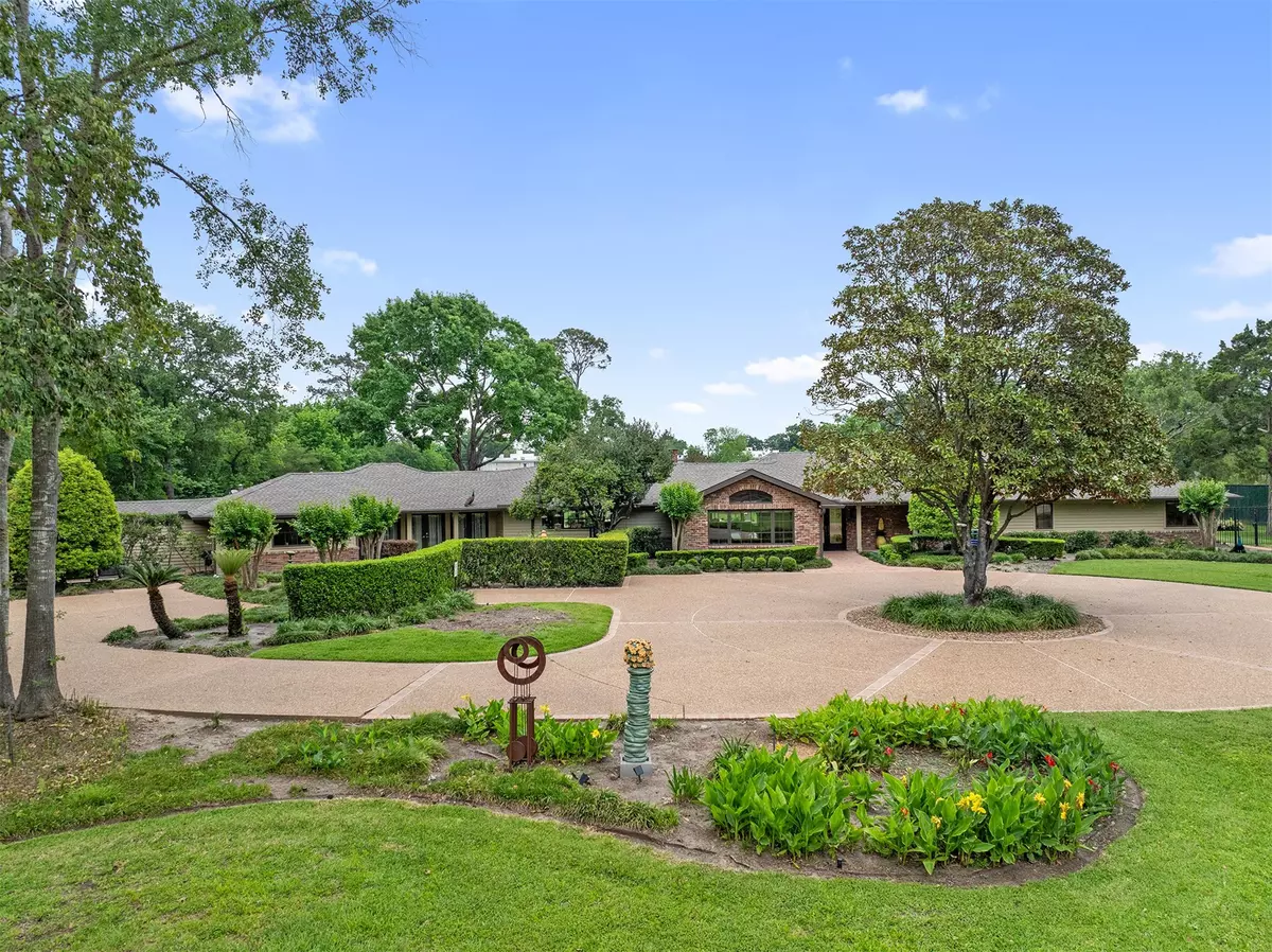Houston, TX 77042,12 E Rivercrest DR