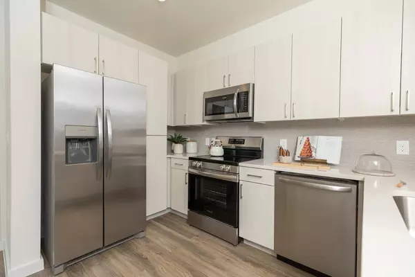 Houston, TX 77009,1690 North LOOP #184