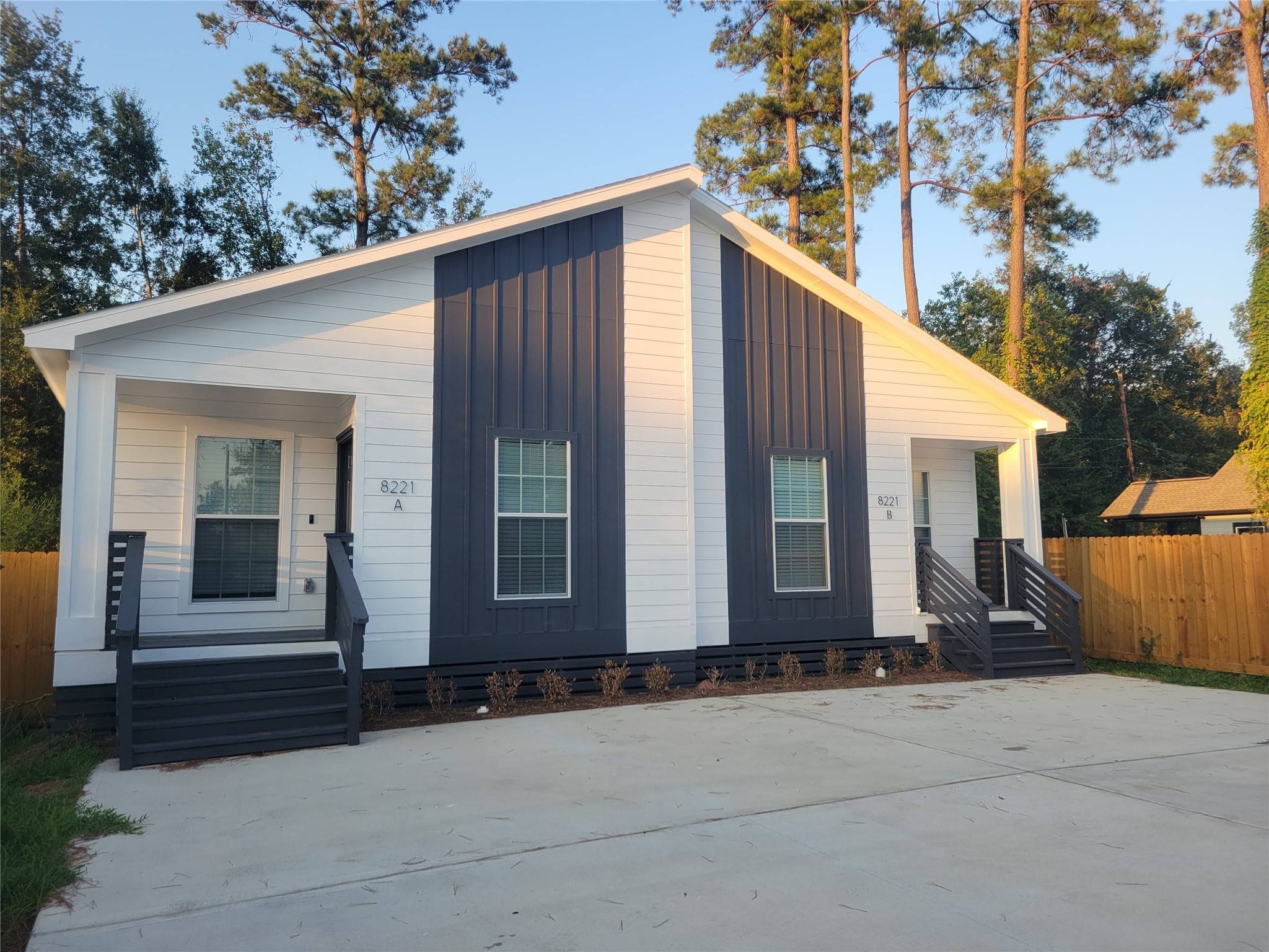 8221 Charlesmont ST, Houston, TX 77078