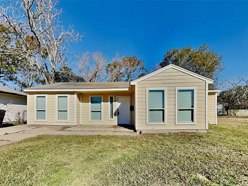 5939 Belcrest ST, Houston, TX 77033
