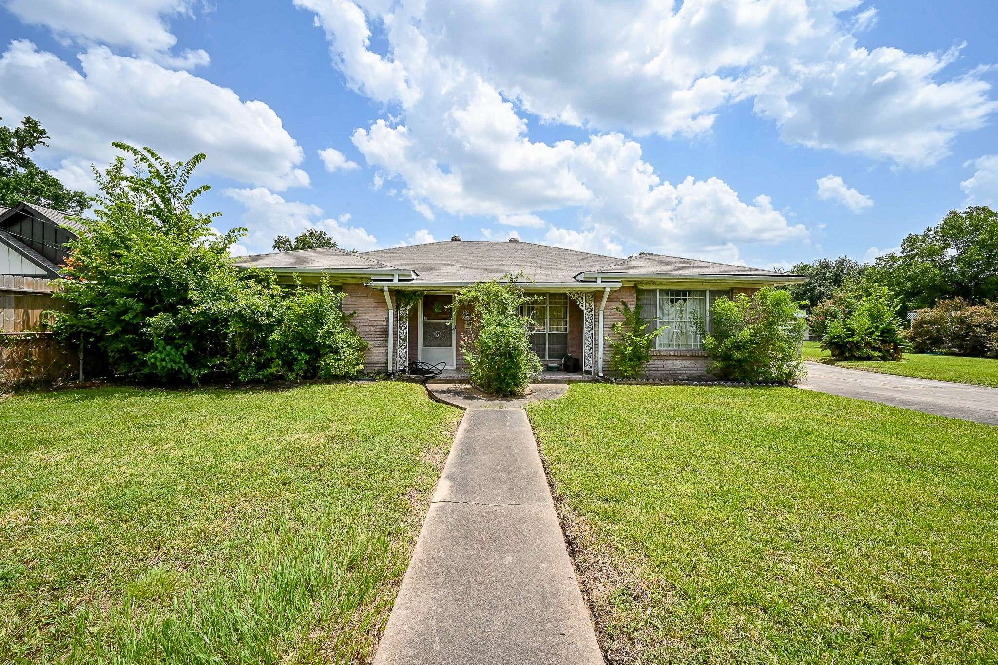 Houston, TX 77022,702 Mcdaniel ST
