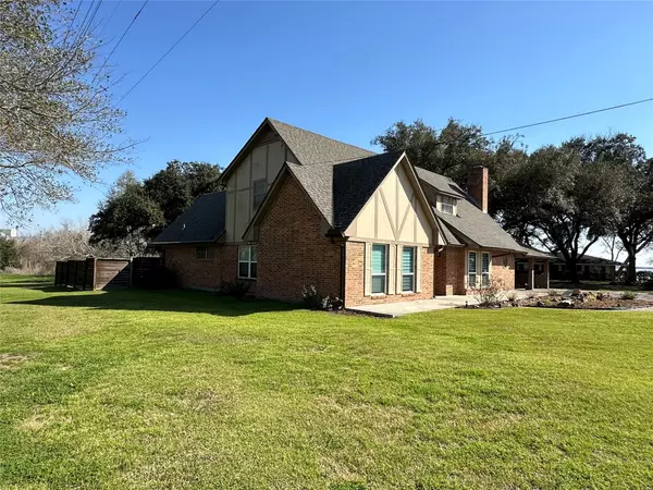 Eagle Lake, TX 77434,118 Laughlin RD
