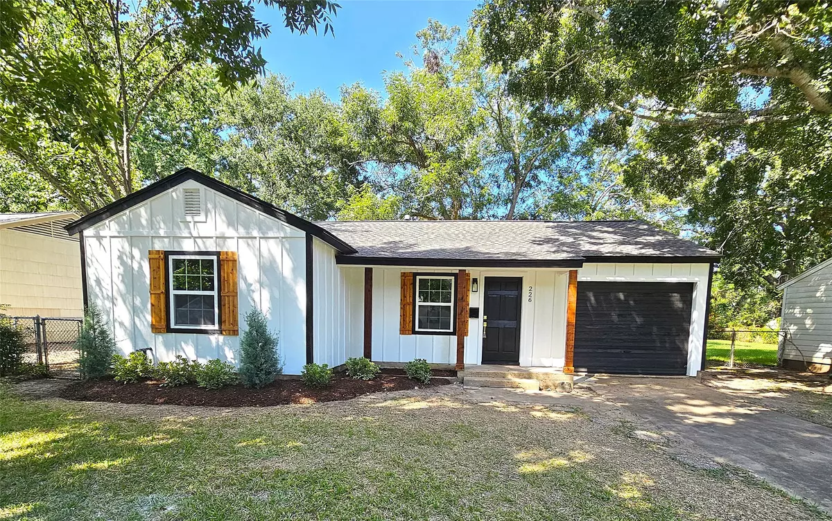 Lake Jackson, TX 77566,226 Laurel ST