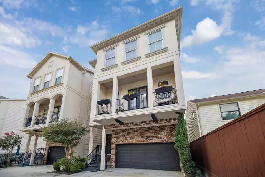2104 Couch ST, Houston, TX 77008