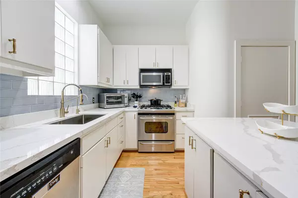 5822 Larkin ST,  Houston,  TX 77007