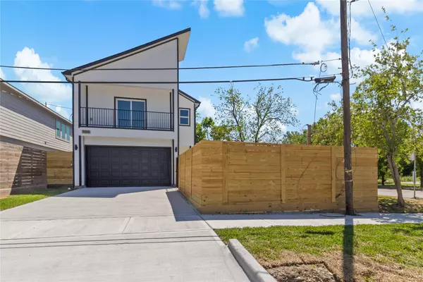 4102 Kewanee ST, Houston, TX 77051