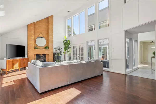 Houston, TX 77042,10218 Burgoyne RD