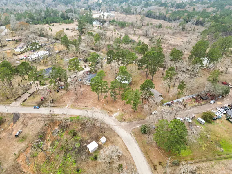 31 Jackson RD, Huntsville, TX 77320