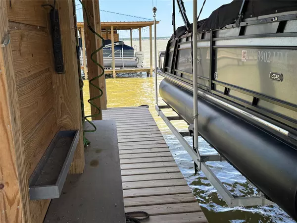 Point Blank, TX 77364,614 Lagoon DR