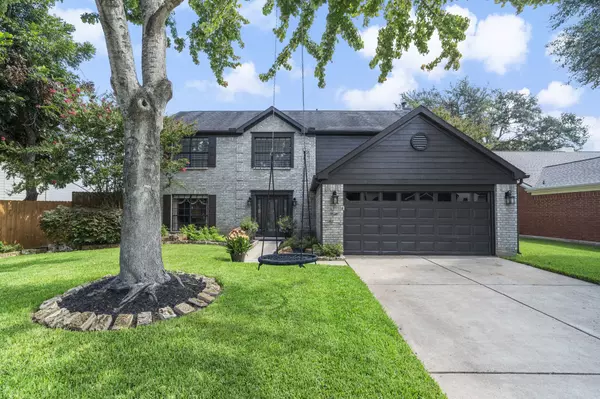 2002 Victoria Garden DR, Richmond, TX 77406