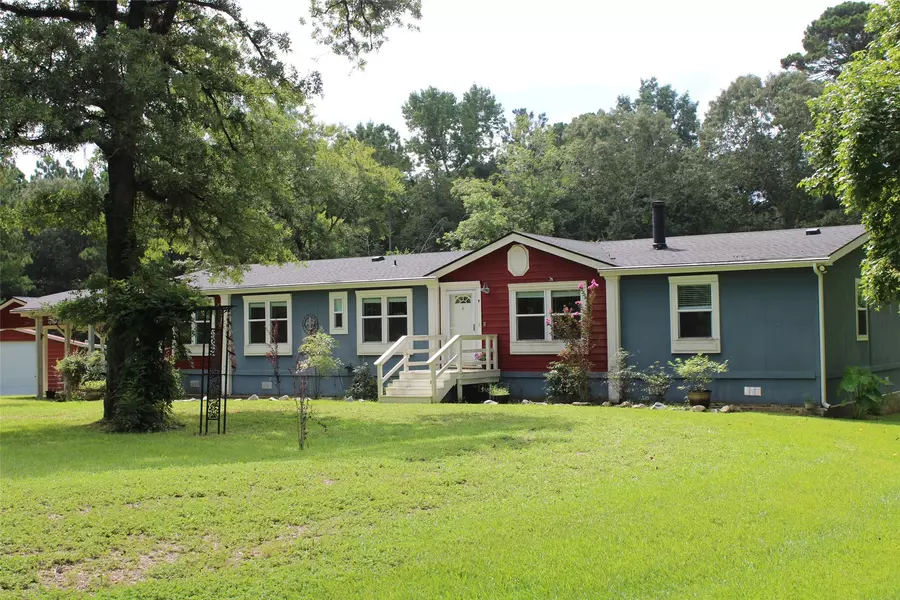 300 Bowling RD, Point Blank, TX 77364