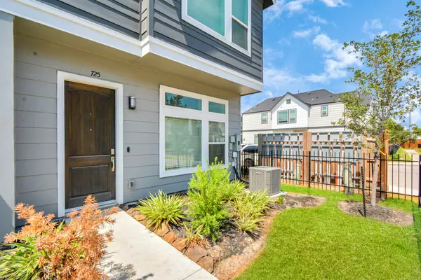 Houston, TX 77009,785 Strawberry Pines CT