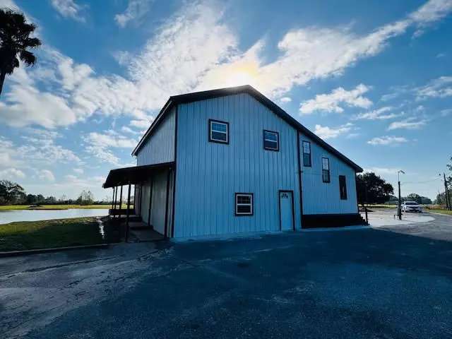 5718 Pat DR, Orange, TX 77630