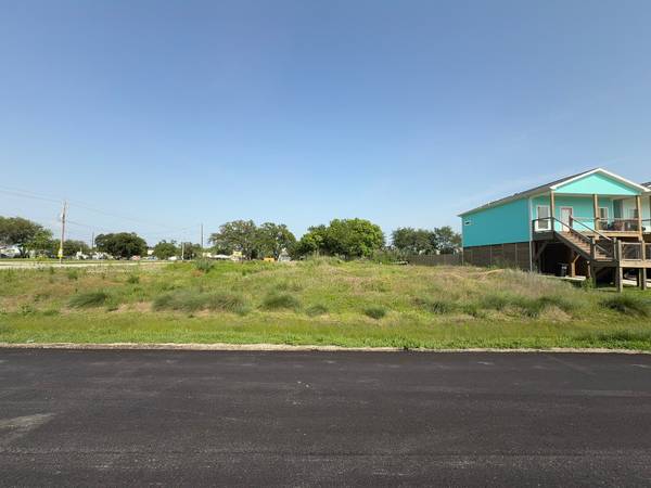 907 (LOTS -19-20) 13th ST, San Leon, TX 77539