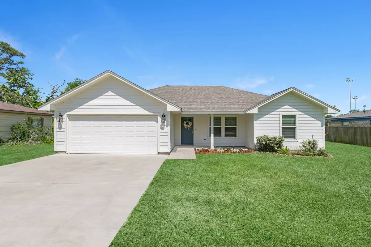 Clute, TX 77531,127 Lakewood DR