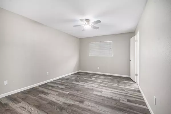 Deer Park, TX 77536,742 Yale LN