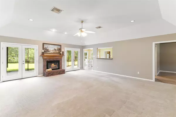 Lake Jackson, TX 77566,117 Dewberry DR