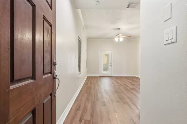 Houston, TX 77003,901 Mckinney Park LN