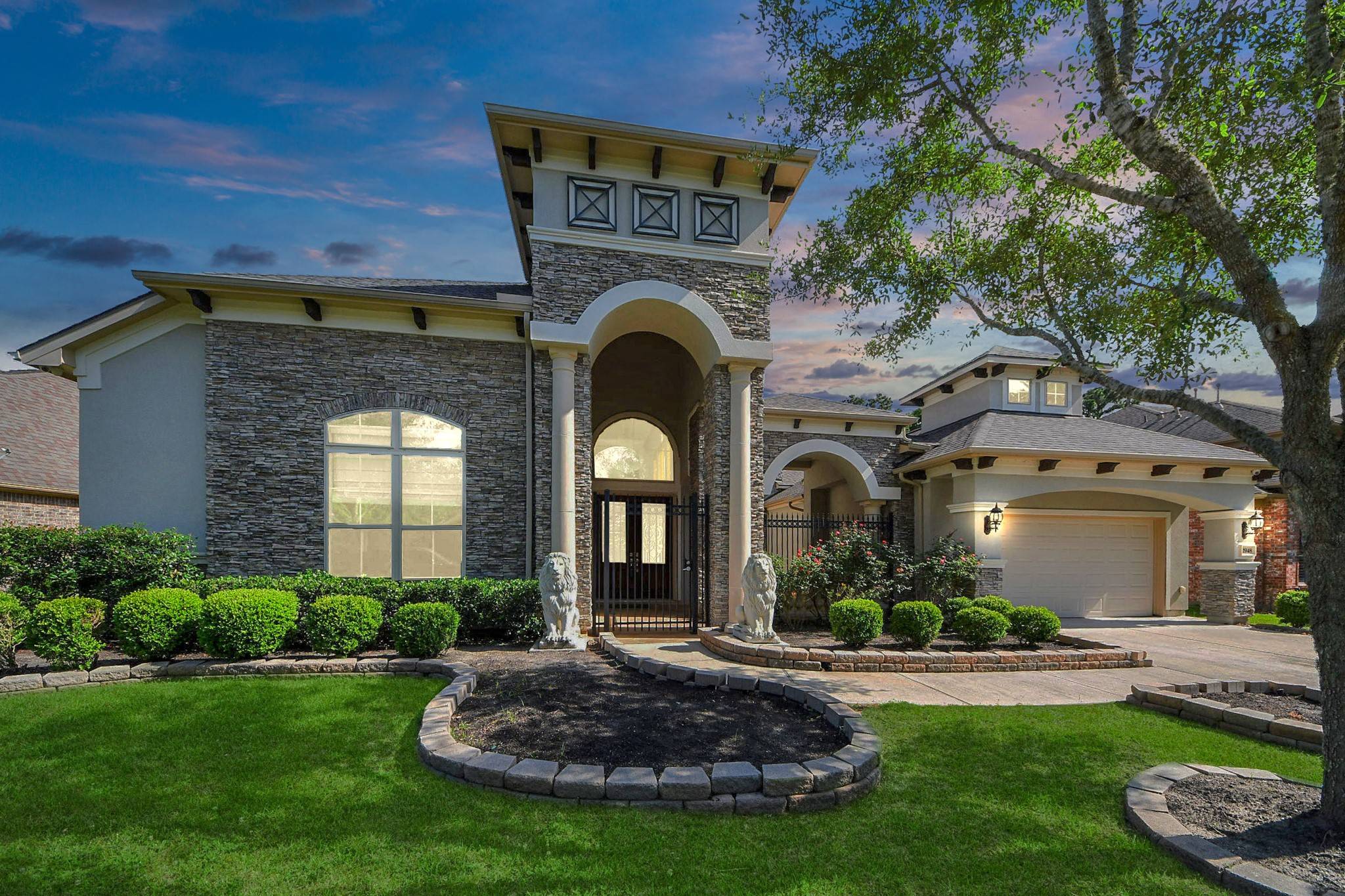 2948 S Cotswold Manor DR, Kingwood, TX 77339