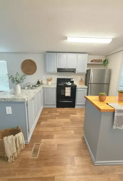 127 Dolphin HBR S, Baytown, TX 77523