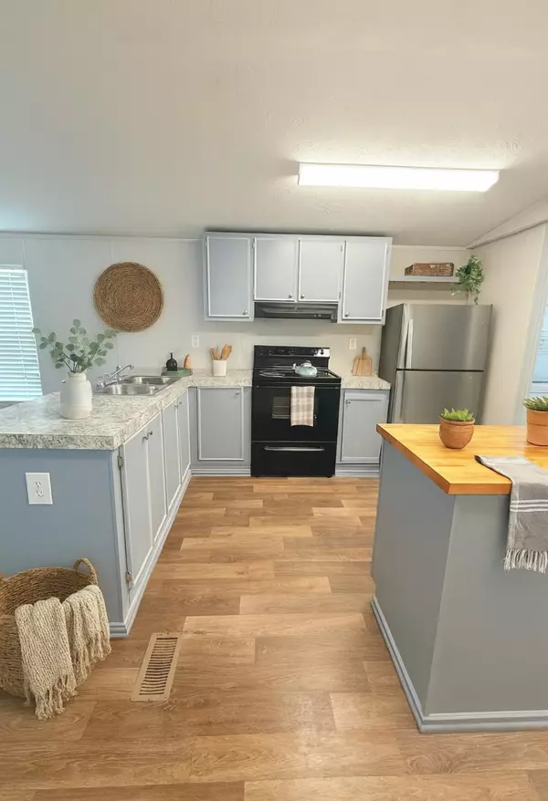 127 Dolphin HBR S, Baytown, TX 77523