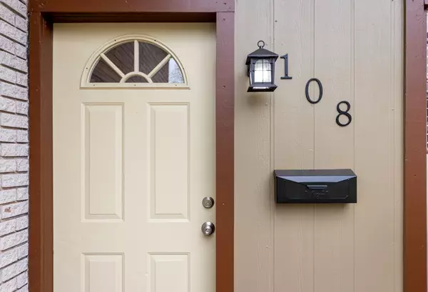 West Columbia, TX 77486,108 E Meadow LN
