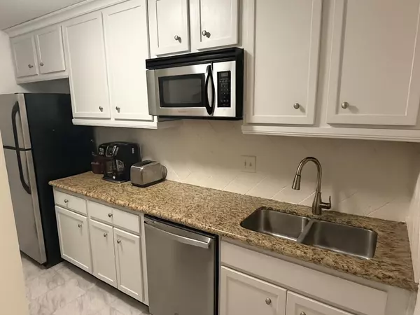 Houston, TX 77027,3131 Cummins ST #79