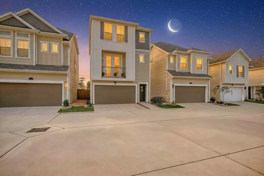 3215 Cedar Dawn LN, Houston, TX 77091
