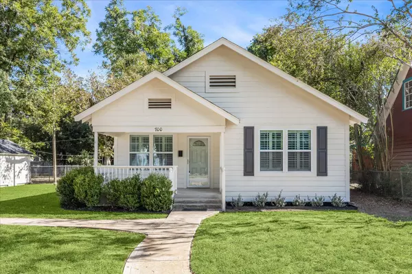 700 4th ST, Sealy, TX 77474