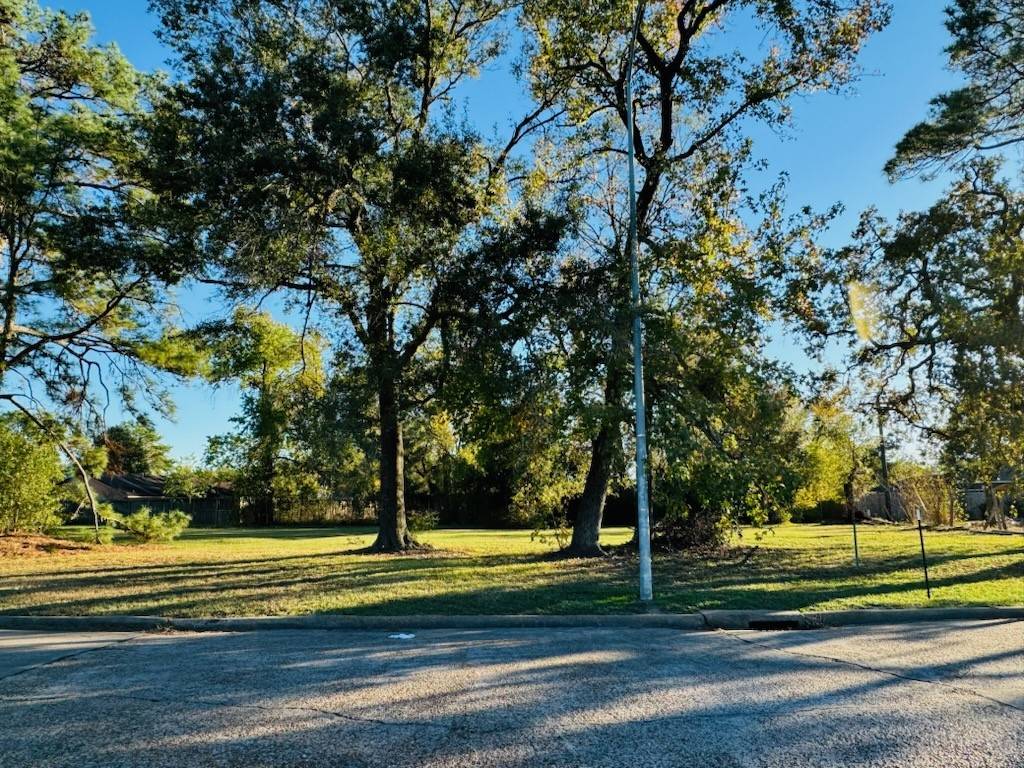 5412 Knightwood CT, Houston, TX 77016