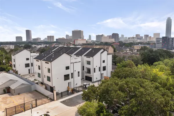 Houston, TX 77057,5706B Fairdale LN