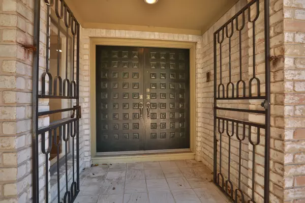 Houston, TX 77042,2619 Briarpark DR