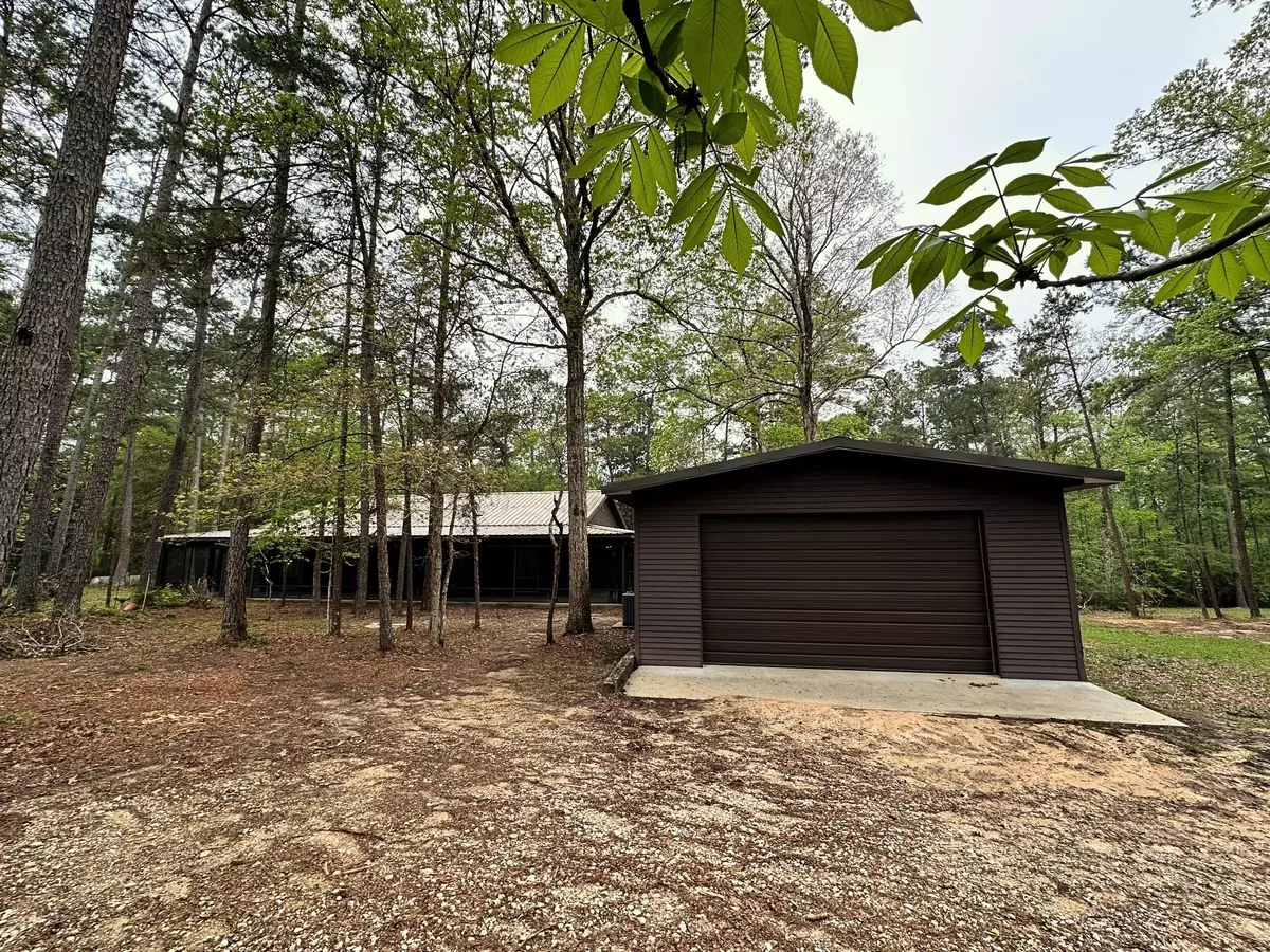 Warren, TX 77664,5614 County Road 1450