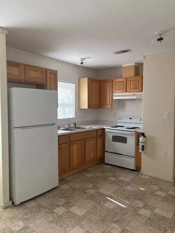 Pearland, TX 77584,17025 Wellborn #D