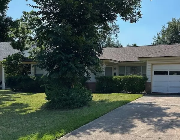 Houston, TX 77008,6111 Hurst ST