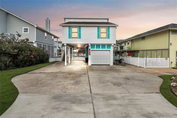 1114 Tiki DR, Galveston, TX 77554