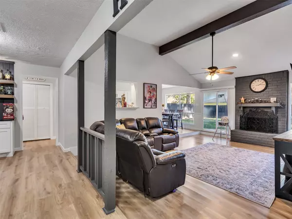 Houston, TX 77070,15102 Rolling Oaks DR