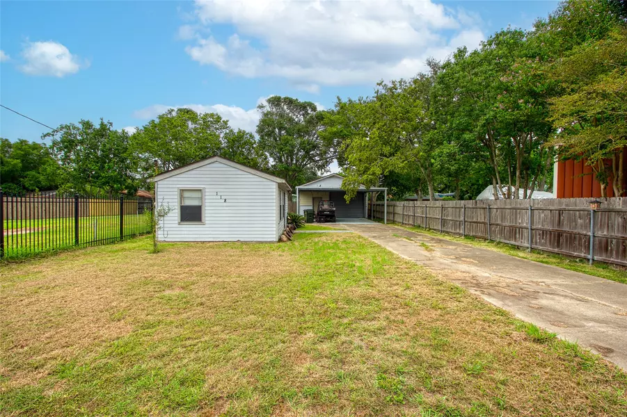 118 4th ST, Dickinson, TX 77539