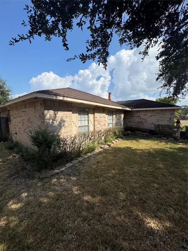 Baytown, TX 77521,7610 Breda DR