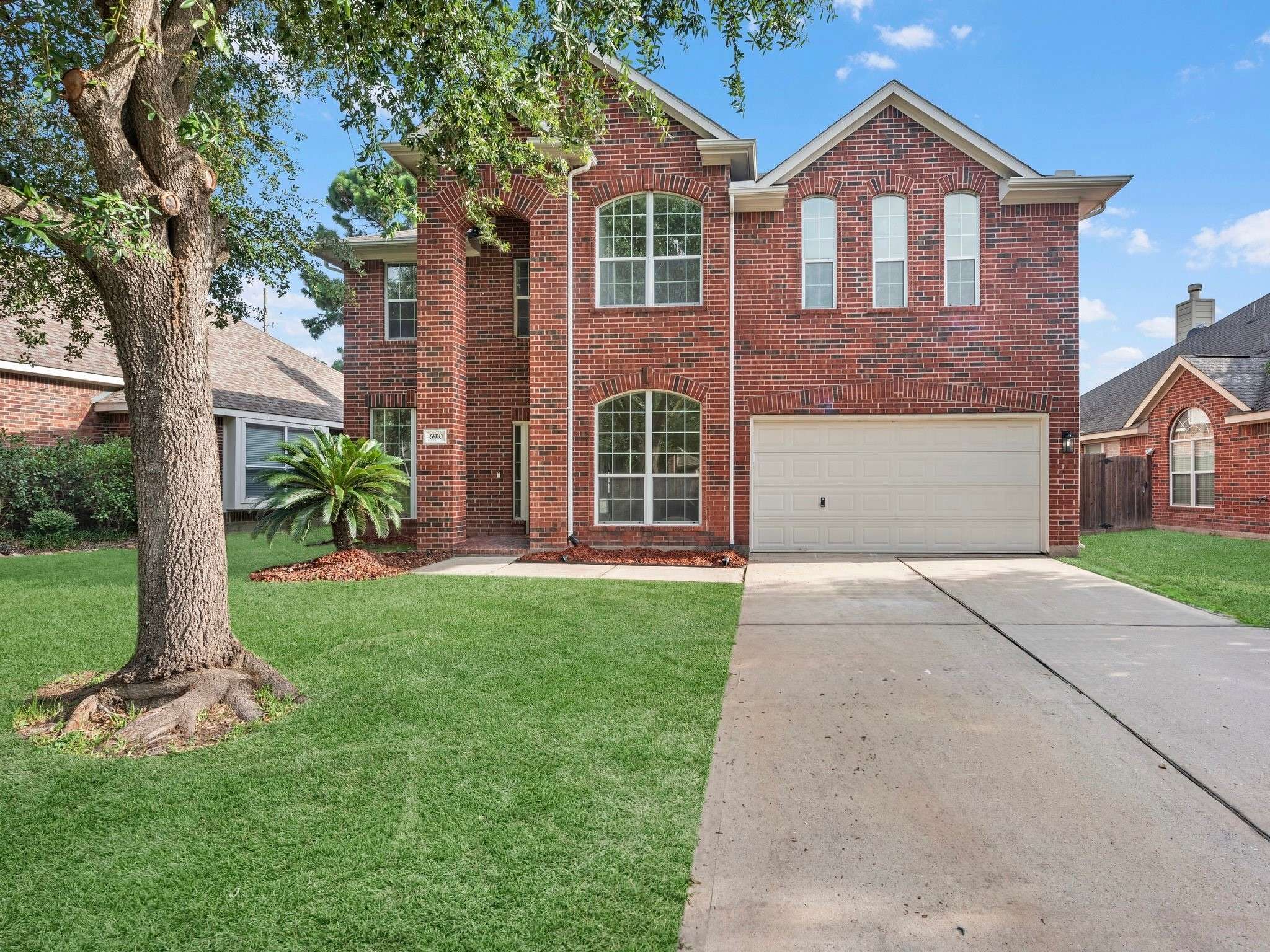 6910 Round Rose CT, Spring, TX 77379