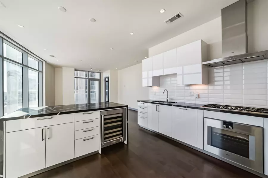 4521 San Felipe ST #1103, Houston, TX 77027