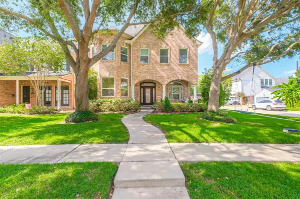 4400 Cynthia ST, Bellaire, TX 77401