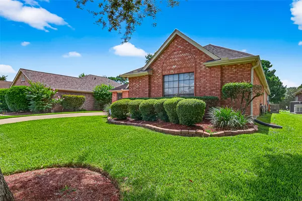 Pearland, TX 77584,827 W Peach Hollow CIR